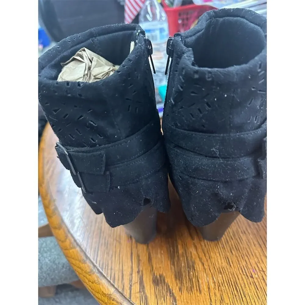 Pierre Dumas Women's Black Ankle Booties Size 7 Laser-Cut Casual‎